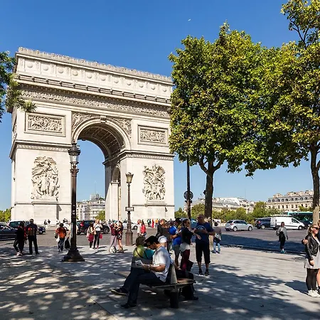 Squarebreak - With View Of The Eiffel Tower 파리