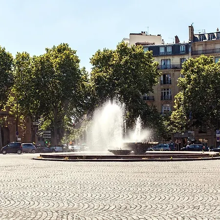 Squarebreak - With View Of The Eiffel Tower *